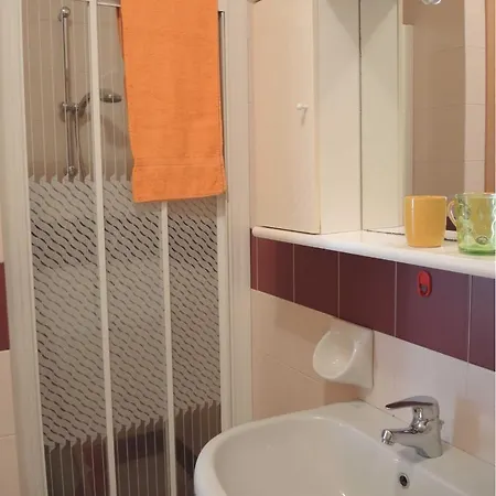 One-bedroom Flat Next To Thermae 비비오네