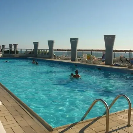 One-bedroom Flat Next To Thermae アパート